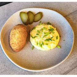 Котлета по-киевски с картофельным пюре